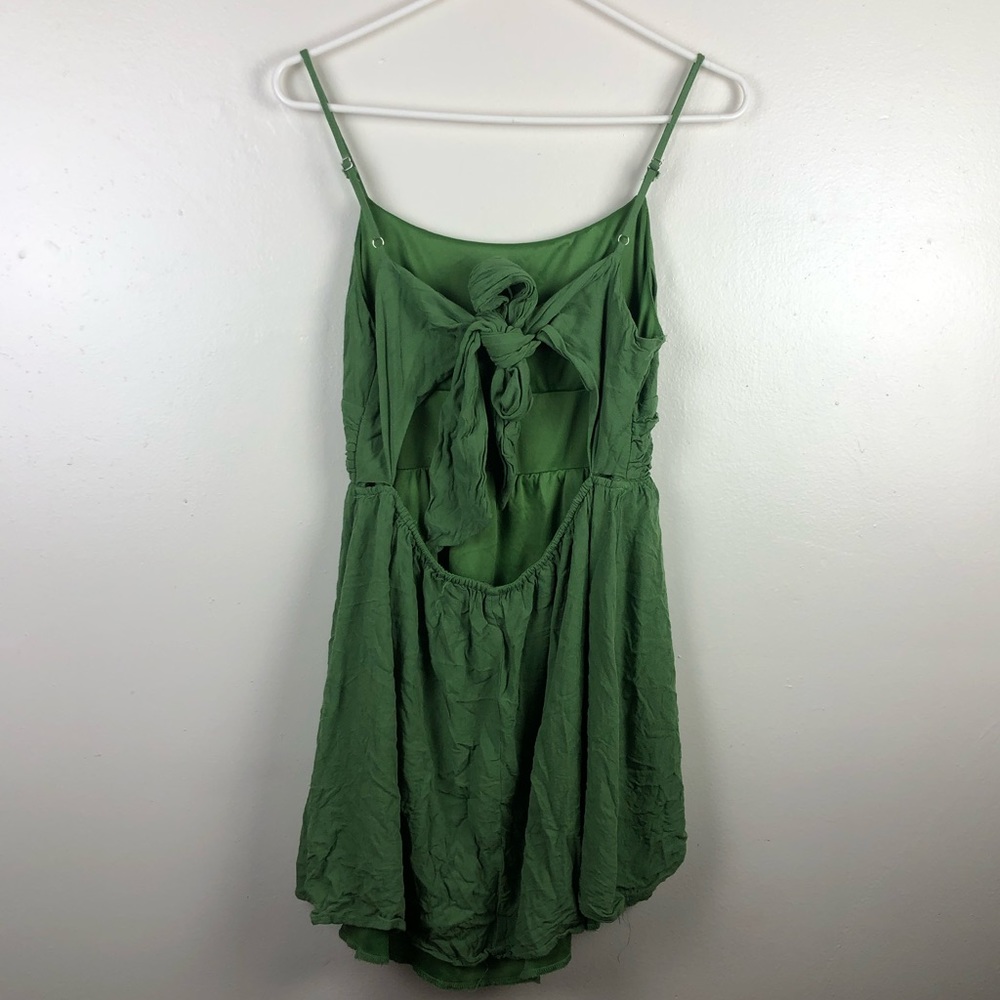 Shinestar Beautiful Green Open Back Dress - Picture 4 of 6